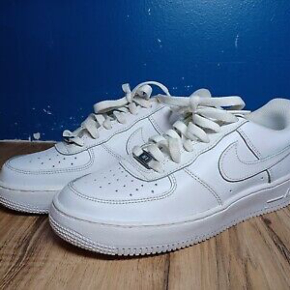 Nike Air Force One Sz US Kids 6Y-Wmns 5.5-Triple White Low Cut Shoes - Picture 5 of 6